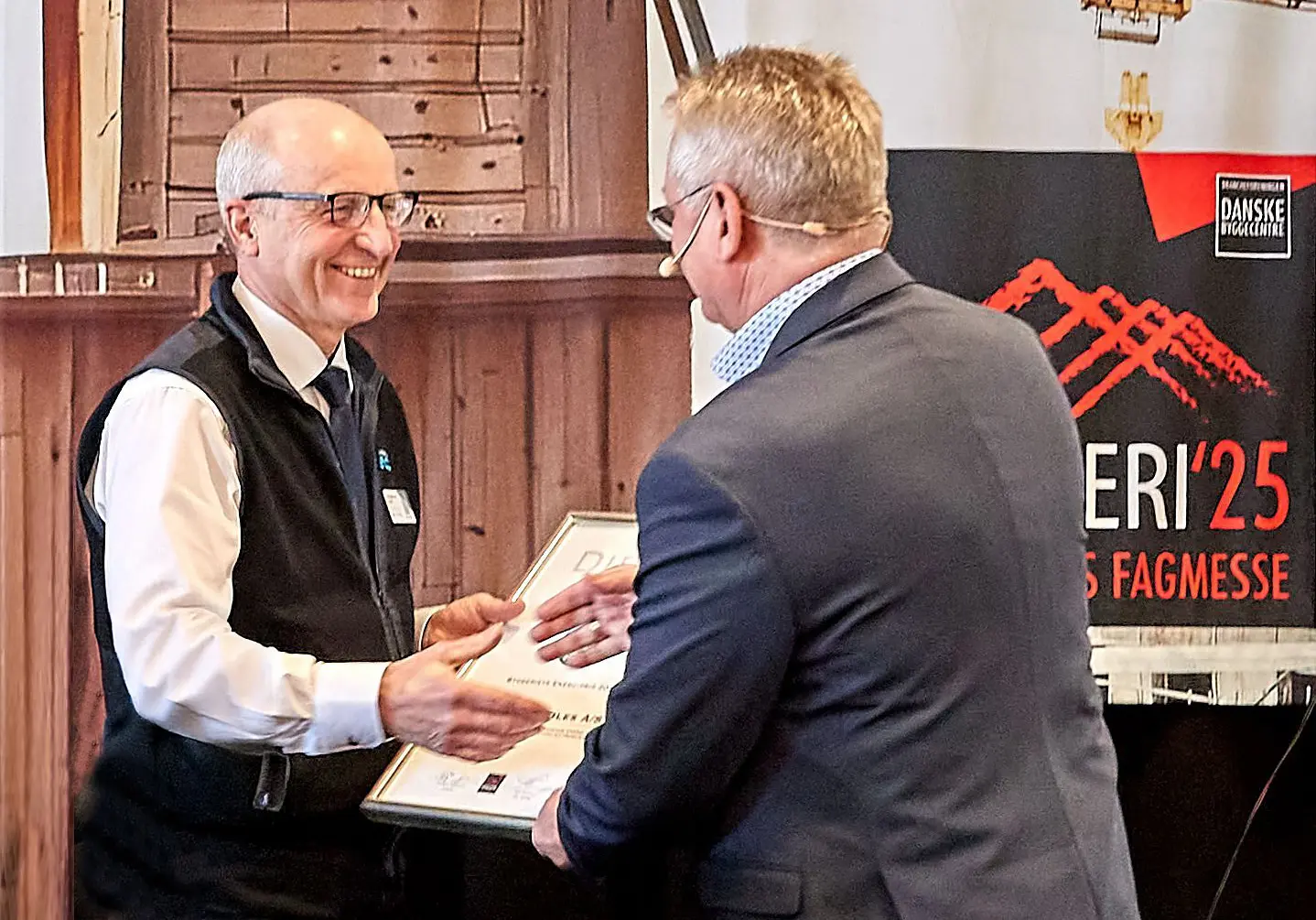 Areco Profiles i Danmark vinner Byggeriets Energipris 2025 för innovativ solcellslösning